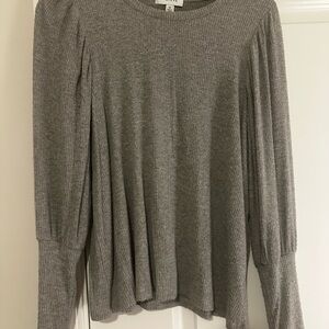 Evereve Heather Gray Long Sleeve Top